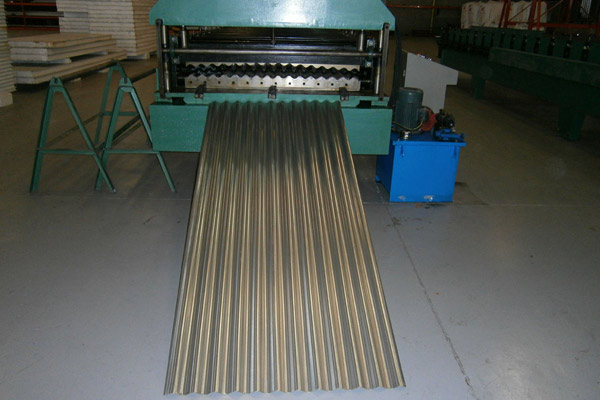 corrugated-sheet-roll-forming-machine-13.jpg